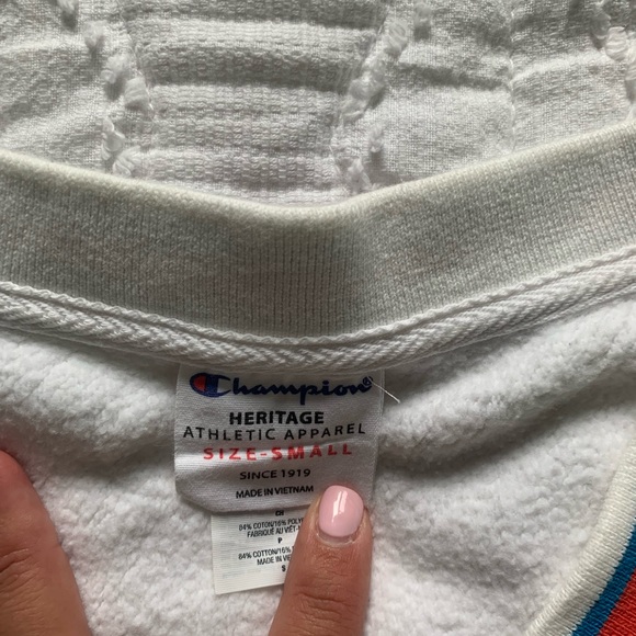 Champion Sweatshirt - Picture 2 of 3